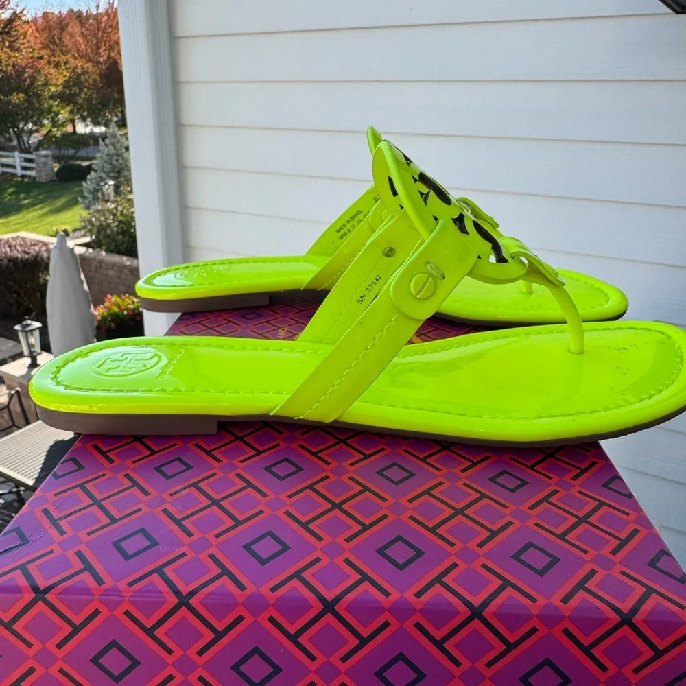 NIB Women’s Tory Burch Miller Sandals in Fluo Yellow 8.5